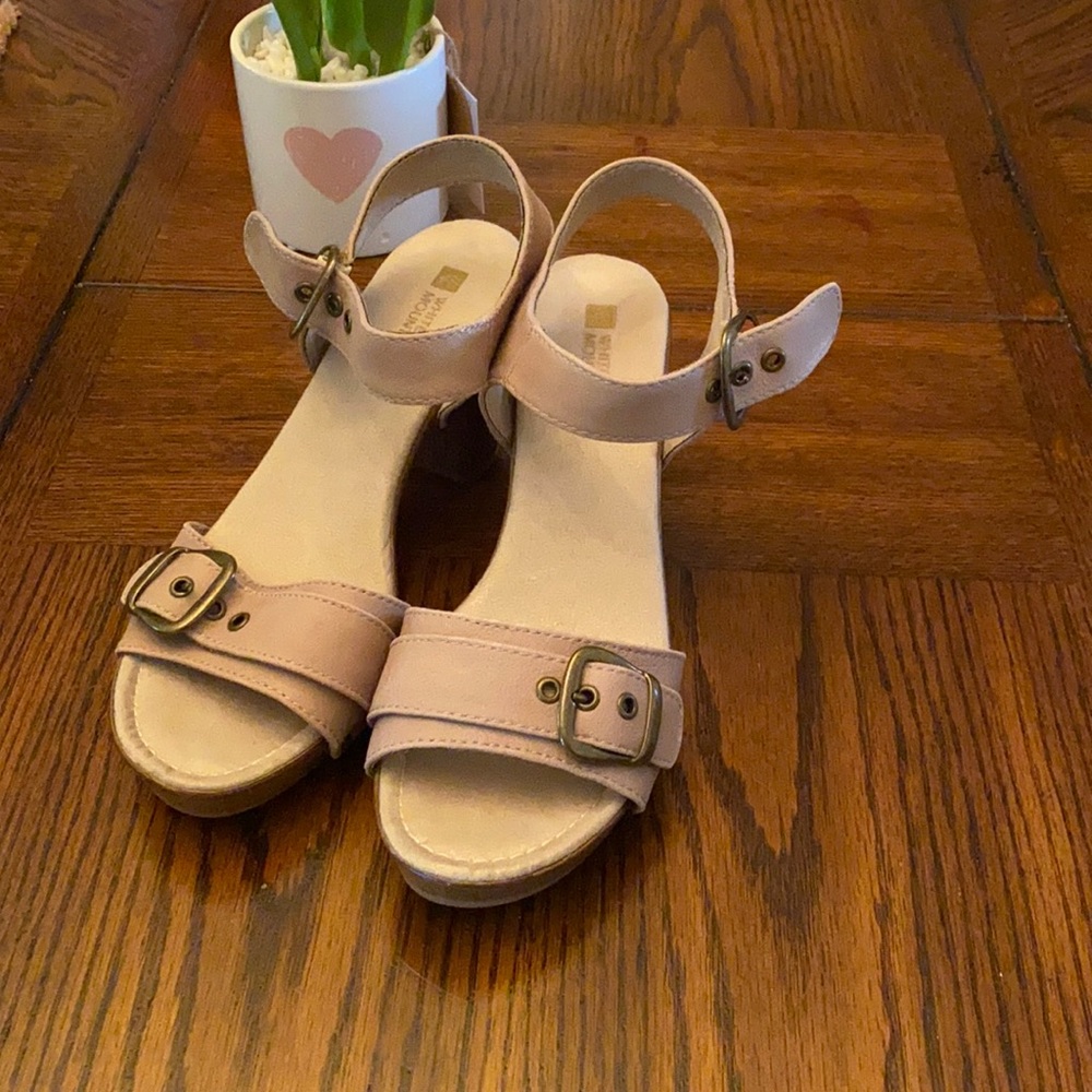 Heels! 💛